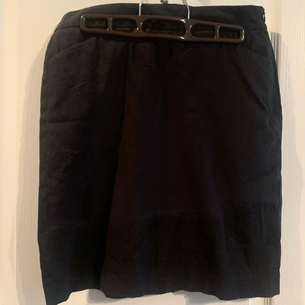 Theory size 4 black pencil skirt with pockets